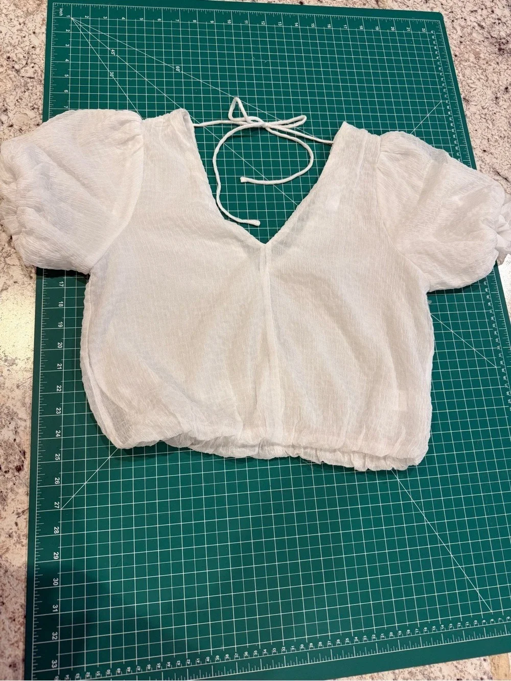 ASTR The Label White Textured Puff Sleeve Tie Back Crop Blouse XS/S